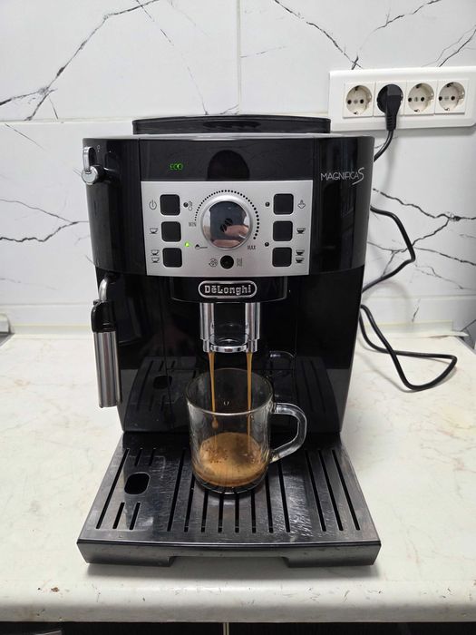 Espressor Automat DeLonghi Magnifica S ECAM22.110.B Aparat cu Cafea Boabe Negru