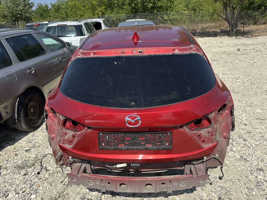 Врата багажник за Мазда 3 хечбег след 2013г.!