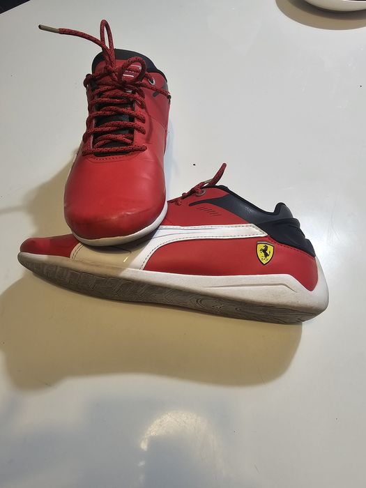 Adidasi puma sport din piele Ferrari drift cat delta.