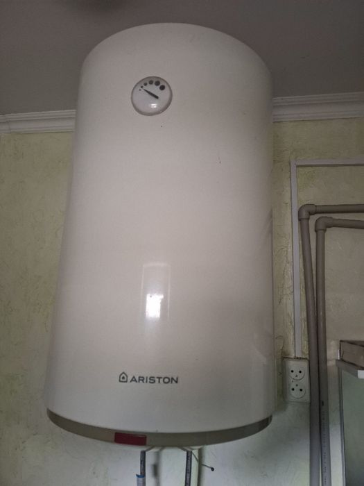 Продаю Аристон 80 л б.у рабочий