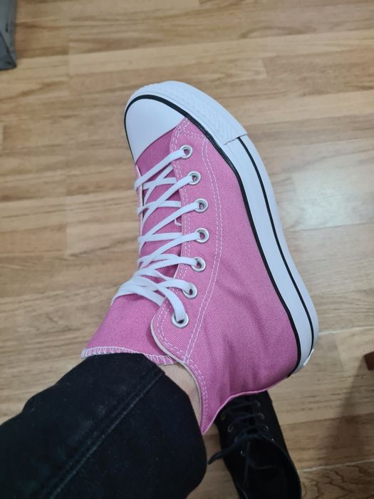Tenisi Converse,marime 38, culoare roz