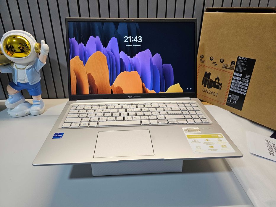 ПРОДАМ Asus VivoBook 15 Ноутбук Core™i7-13620H/16GB/512SSD/15.6"iPSFHD