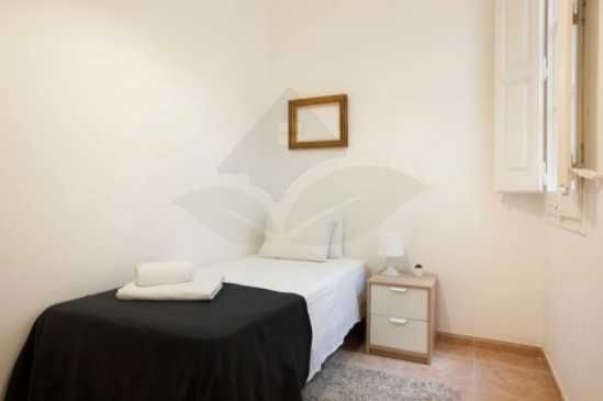 Дава се под наем Тристаен апартамент в Пловдив, Център - 89 кв.м за 341.7 € - Снимка #3