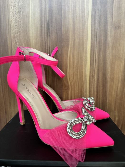 Розови обувки с висок ток