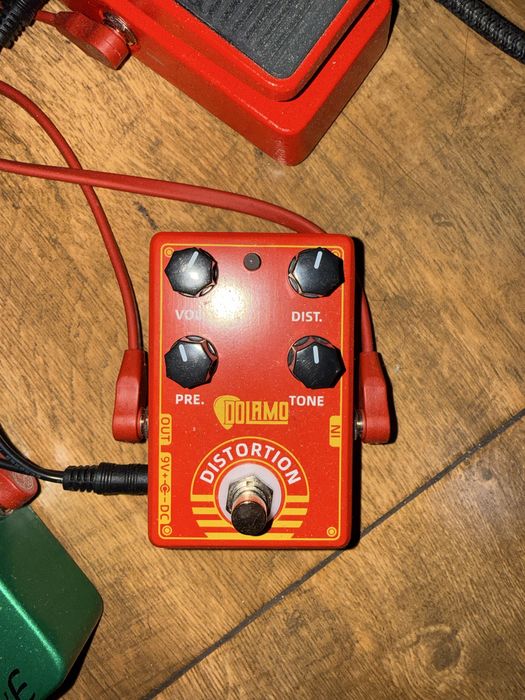 Dolamo Distortion Pedal
