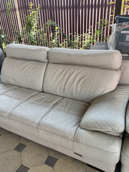 Диван и кресло кожаные