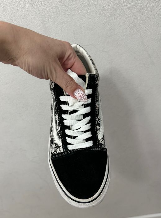 Продаю Оригинальные Кеды Vans б/у 42 размер