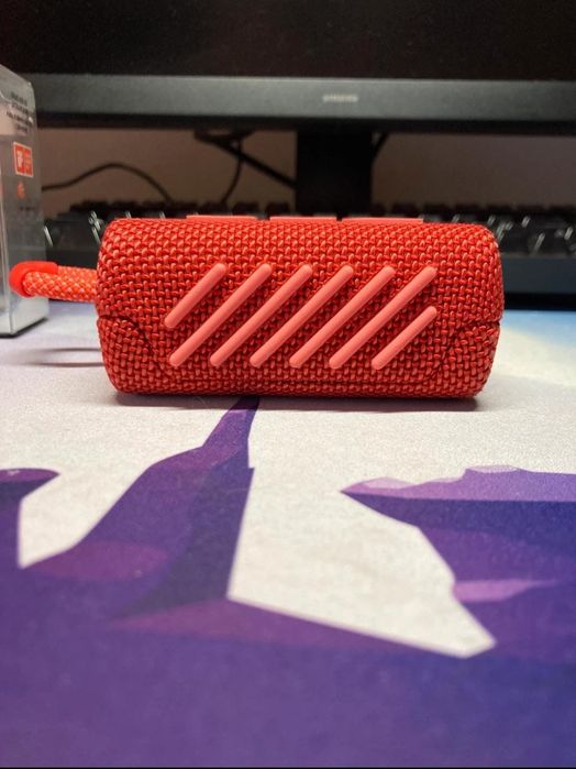 Boxă portabilă JBL Go 3 originală, de culoare roșie, în stare impecabilă!