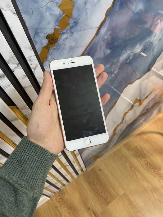 Iphine 8 plus 64gb