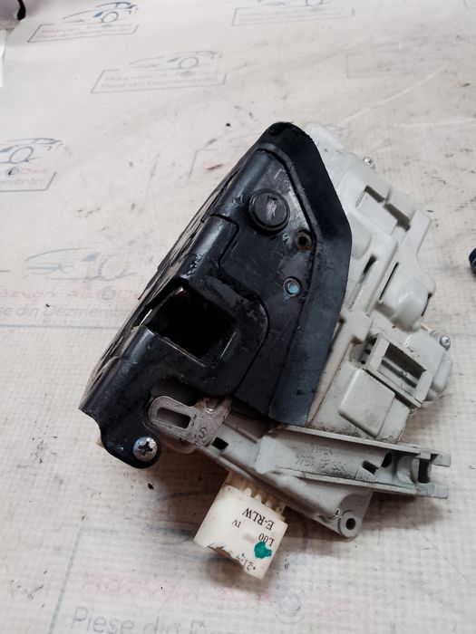 broasca stanga spate audi a3 2006