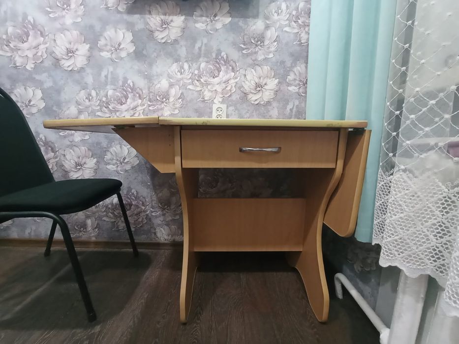 Стол--трансформер