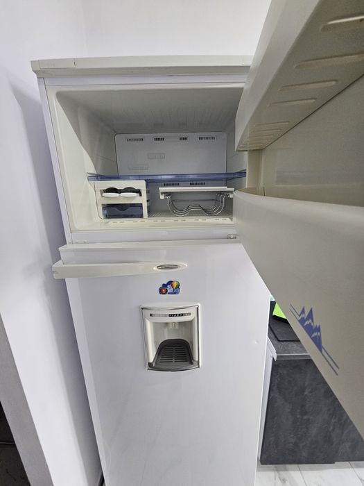 Frigider  Beko folosit  foarte  puțin