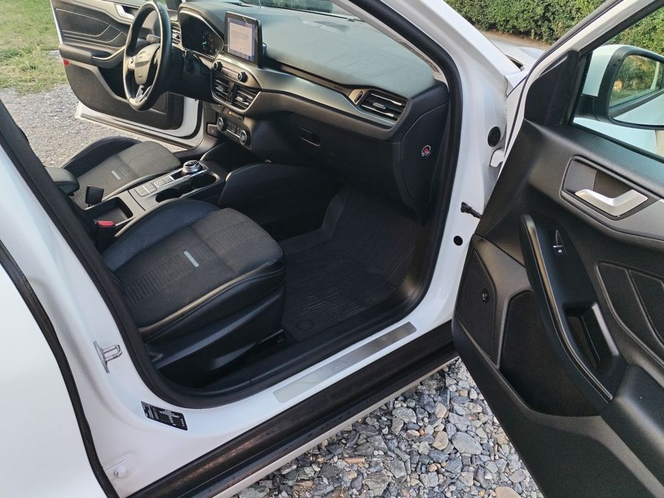 FORD Focus 2019 — imagine 5