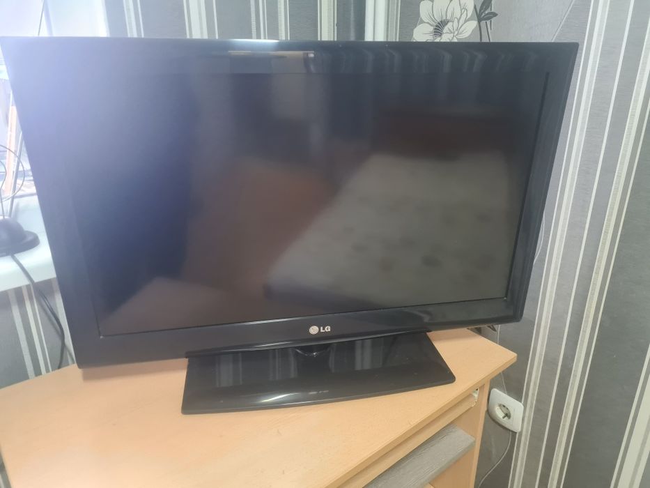 Телевизор LG 32инча