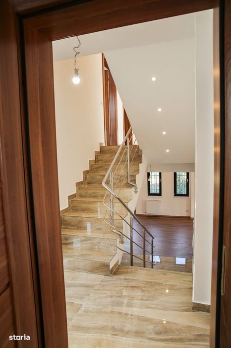 Direct Proprietar | Vilă 384 Mp | 6 Camere | Garaj | Teren 680 Mp