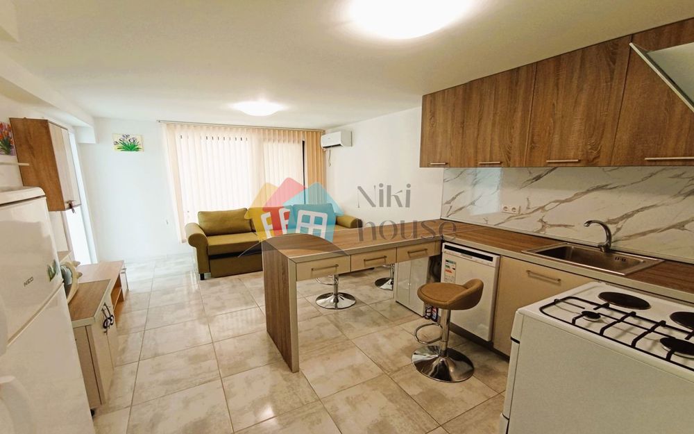 Продава се Двустаен апартамент в Варна, Бриз - 50 кв.м за 2120 €/кв.м - Снимка #1