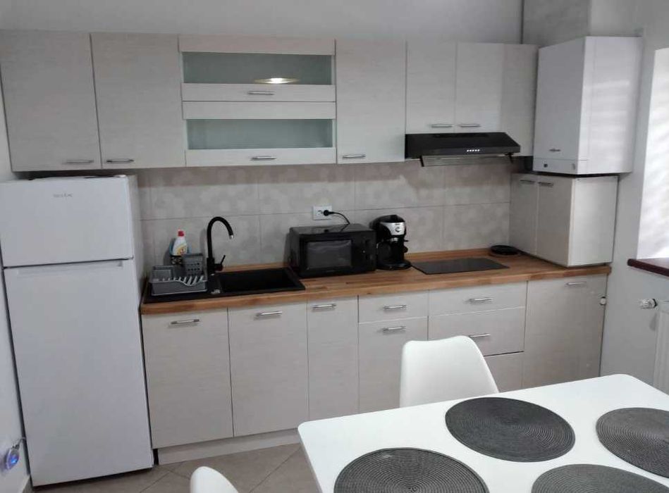 Дава се под наем Двустаен апартамент в Пловдив, Остромила - 56 кв.м за 270.3 € - Снимка #3