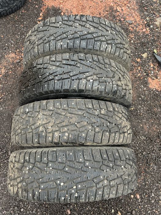 Зимние шипованные резины R17