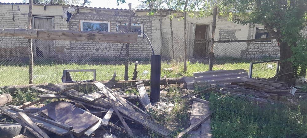 Продается дом,находится в поселке Аксуат.