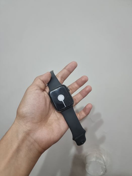 Iwatch 4 44mm sotiladi