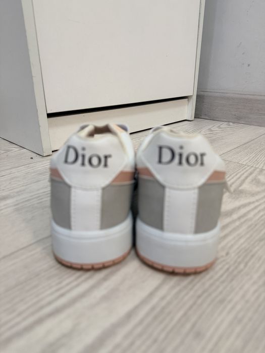 Кроссовки для девочки