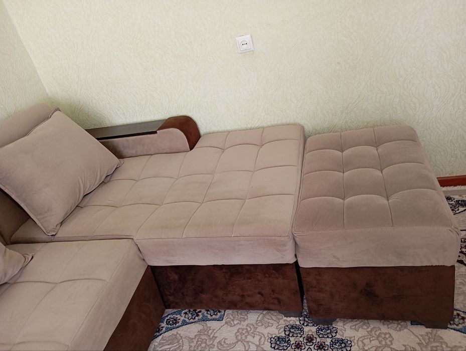 Мебел Уголок Сотилади