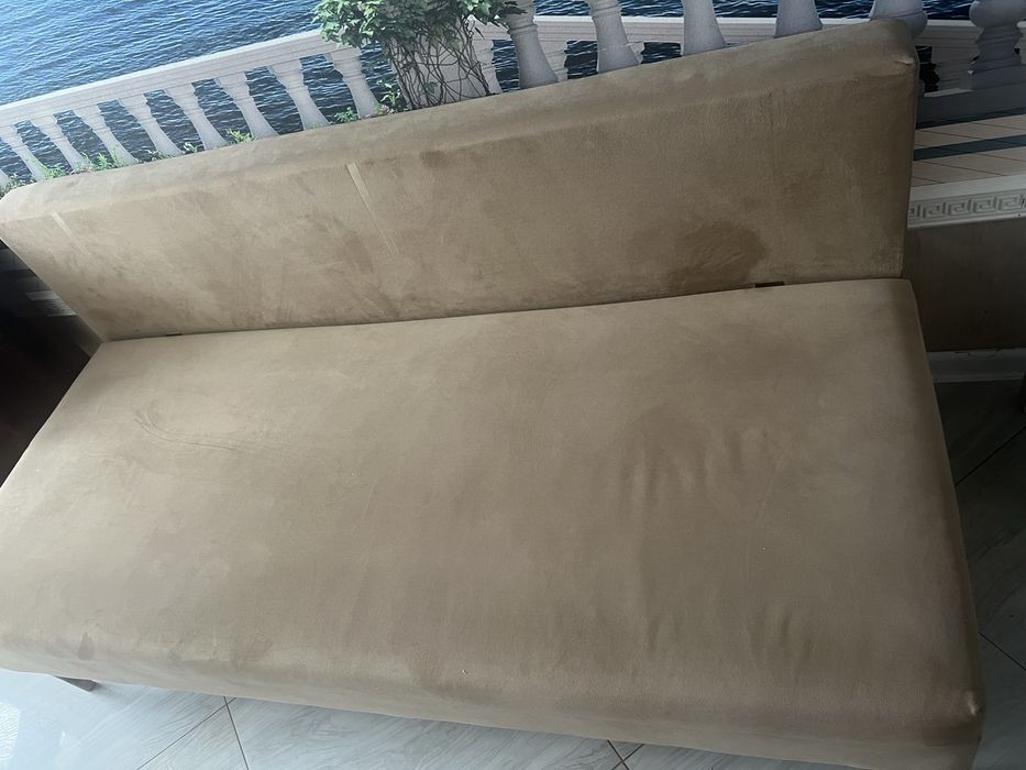 чистый диван раскладной компактный