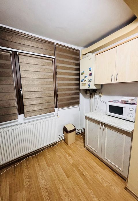 Inchiriez apartament cu 3 camere in Mioveni, zona Robea, etaj 1