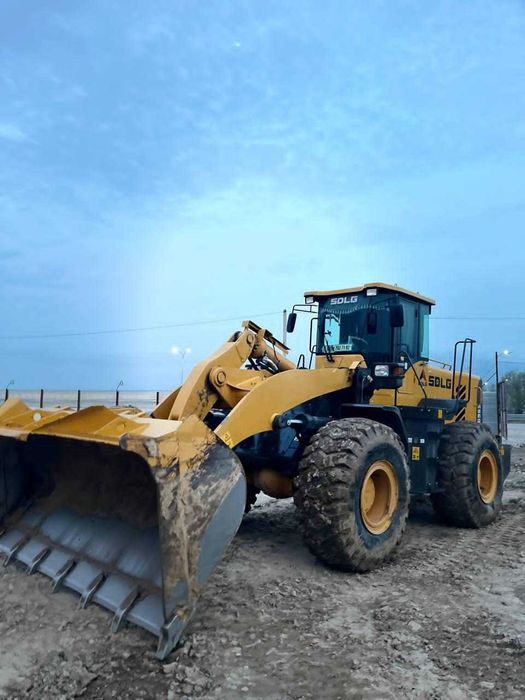 Продам Погрузчики ковшовый SDLG 953