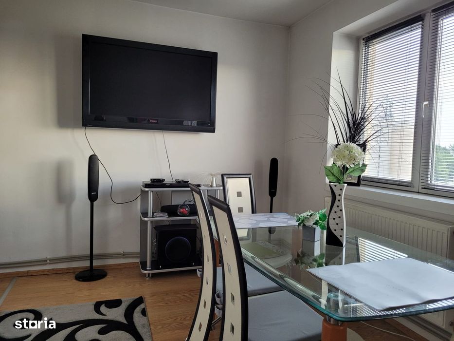 Apartament 3 camere, ultracentral Caracal, 85 mp, parcare acoperită