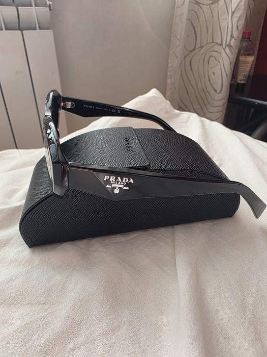 Слънчеви очила Prada
