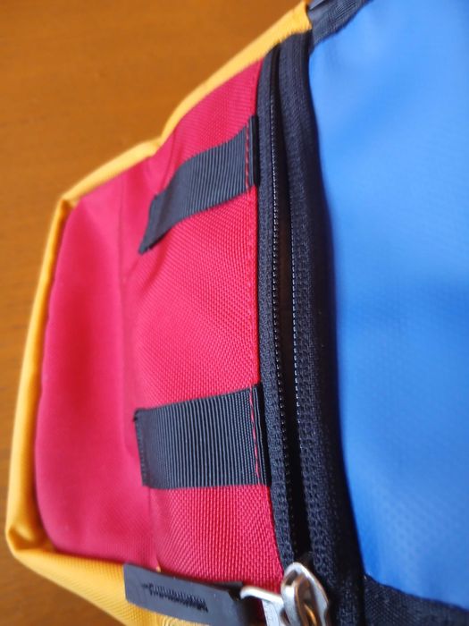 North face чанта през рамо