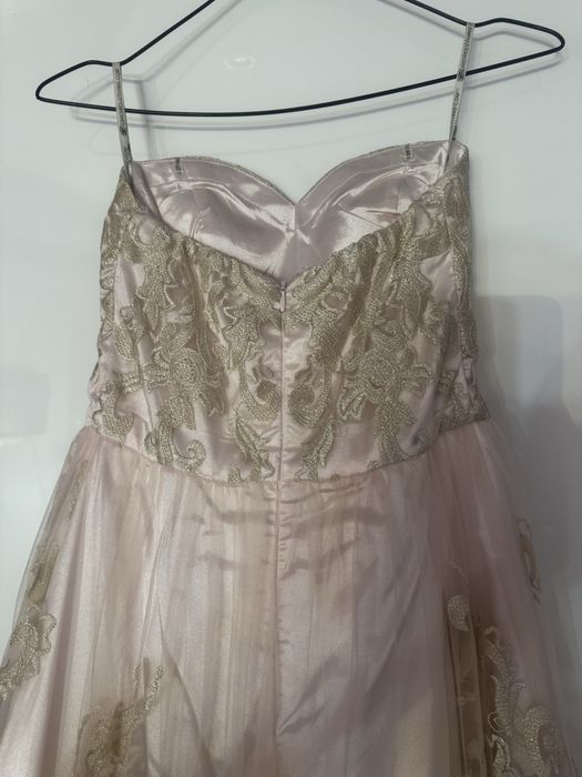 Официална бална рокля Chi Chi London