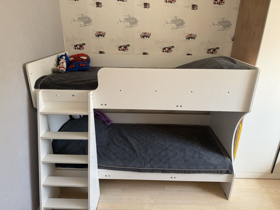 Продам двухъярусную кровать