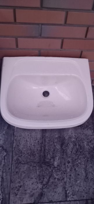 Продам раковинуб/у