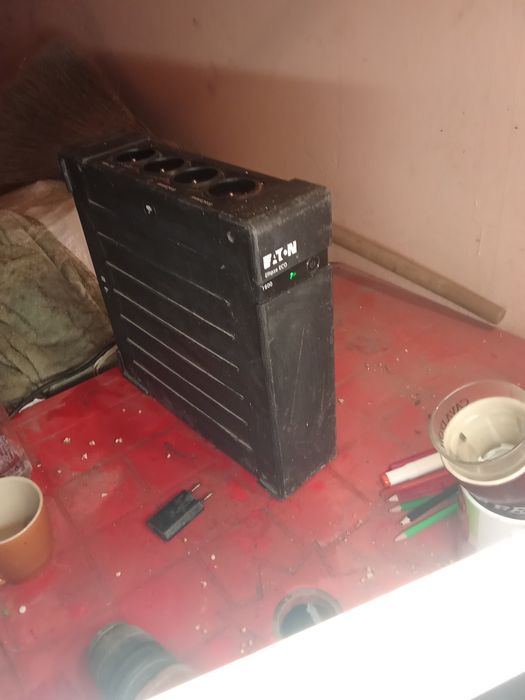 Vând ups eaton 1600USBDiN ELlIPSE Eco 1600WA/1000W