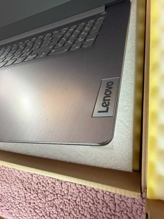 Лаптоп Lenovo IdeaPad 3 17ALC6
