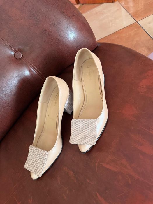 Pantofi din piele eleganti