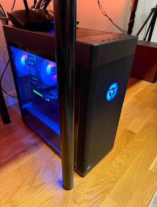 Vând PC Lenovo Legion I7 Gen10 și placa AMD 6750 12 GB RAM,SSD 1 TB