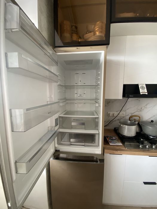 Продам холодильник LG