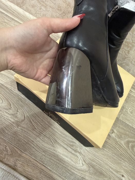 Продам зимние ботильоны