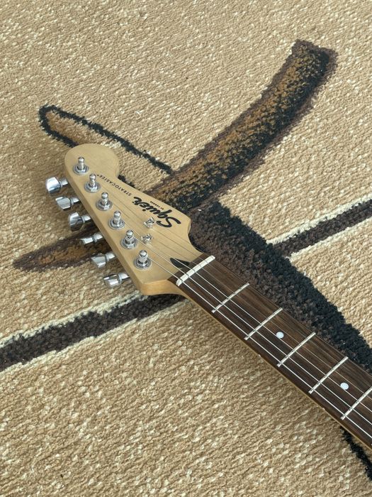 Электро гитара squier
