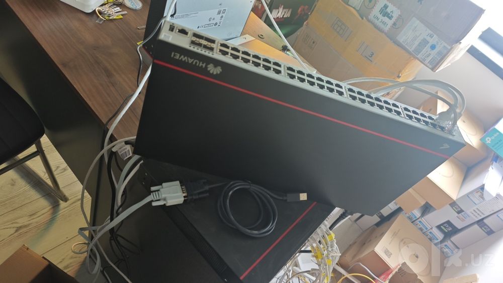 Huawei S5735S-L48T4S-A1 — 48 portli Gigabit PoE Switch
Huawei S5735S-L