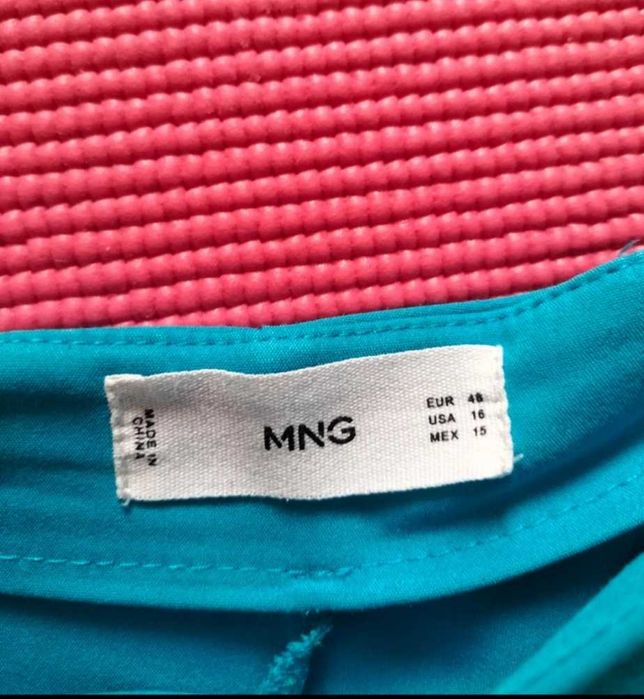 Pantaloni cropped albastru Mango 46