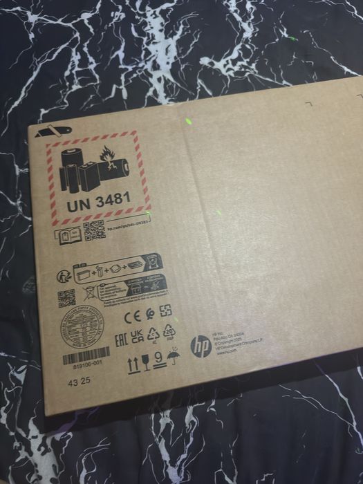 Laptop HP 15-fd0260ns – 15,6” Full HD, 8GB