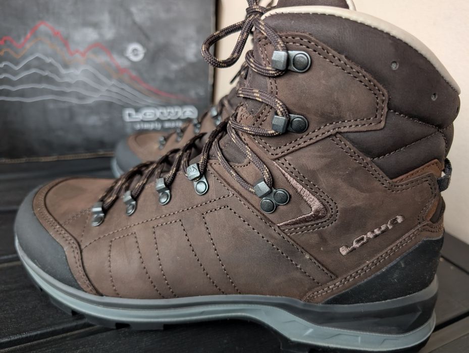 Bocanci LOWA Trekker  LL mărimea 9 (43.5)