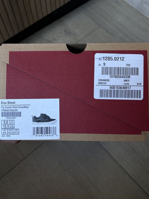 Абсолютно нови оригинални Vans Knu Skool.