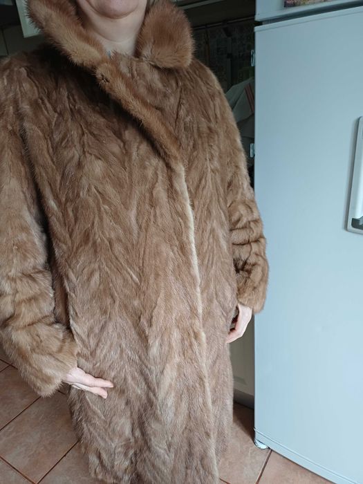 Haină de blană, stare foarte bună, elegantă