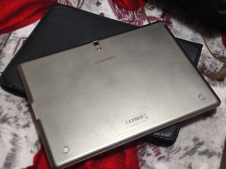 Tabletă Samsung Galaxy Tab S 10.5" AMOLED + Husă Cadou