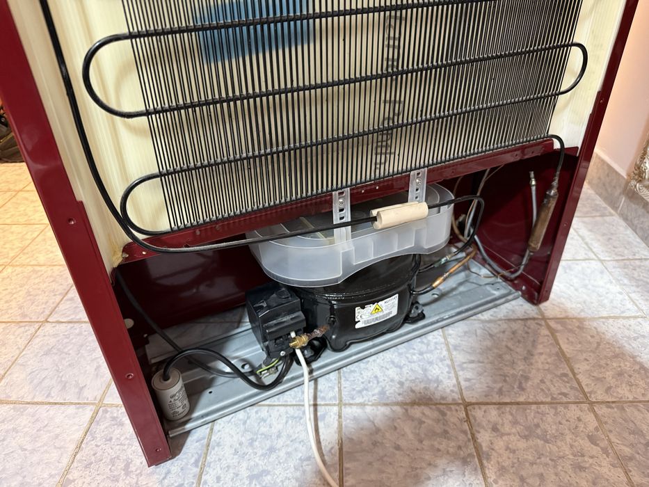 Frigider / combina frigorifica FRANKE Retro, rosu burgundy